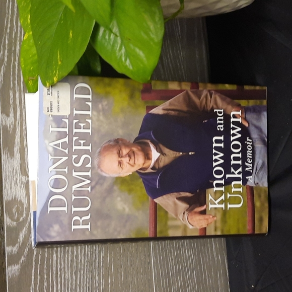 Donald Rumsfeld known and unknown A memoir - Picture 1 of 5